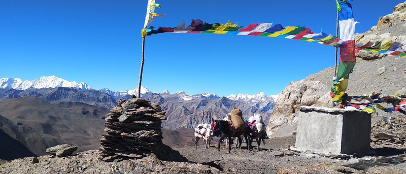 Drapeau à prières au Népal
